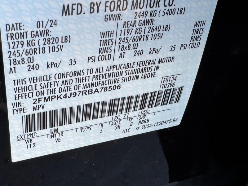 Ford Edge Vehicle Full-screen Gallery Image 25