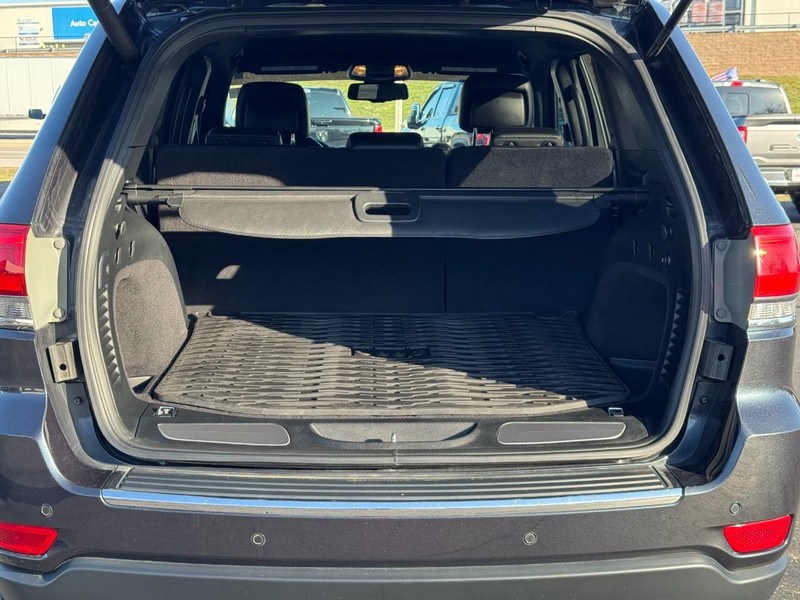 Jeep Grand Cherokee Vehicle Full-screen Gallery Image 04