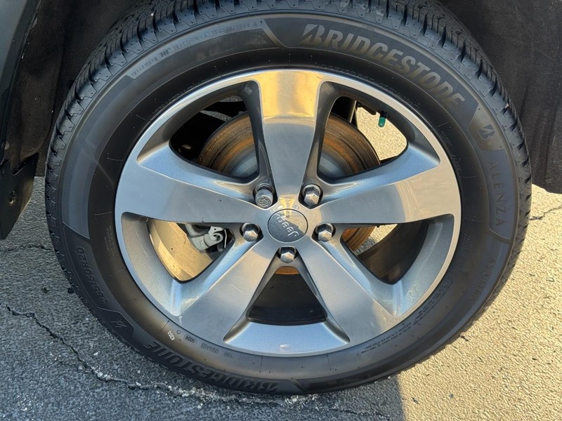 Jeep Grand Cherokee Vehicle Full-screen Gallery Image 07