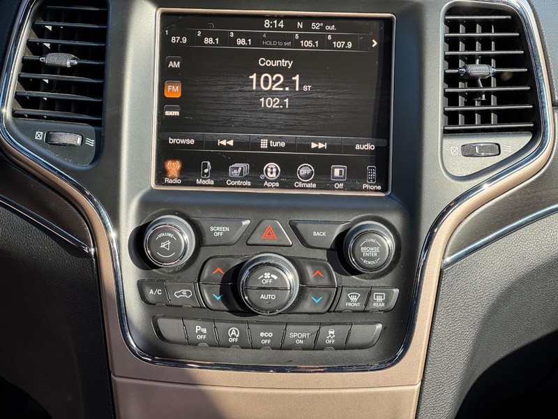 Jeep Grand Cherokee Vehicle Full-screen Gallery Image 13