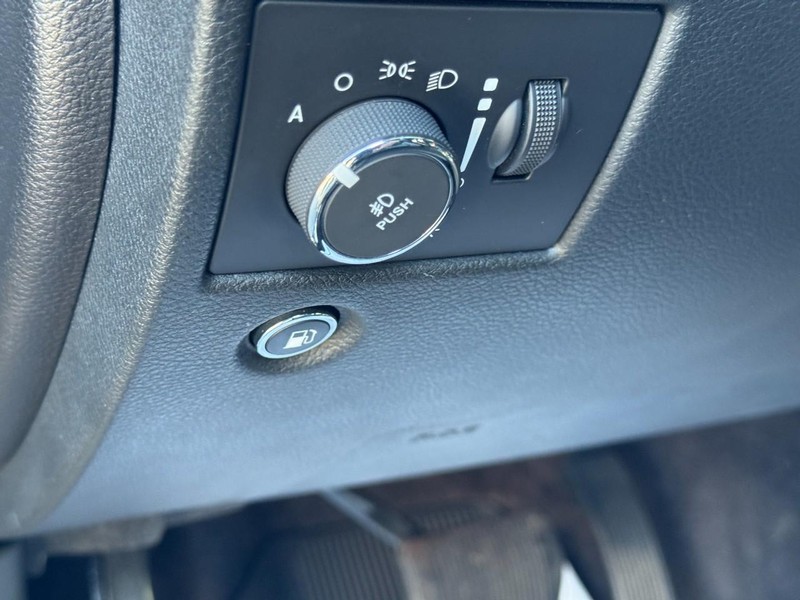 Jeep Grand Cherokee Vehicle Full-screen Gallery Image 18