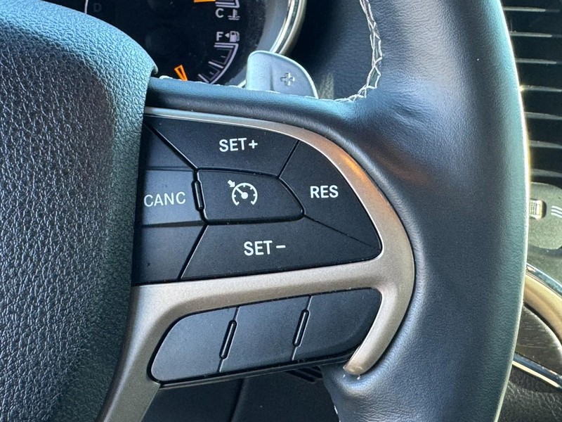 Jeep Grand Cherokee Vehicle Full-screen Gallery Image 20