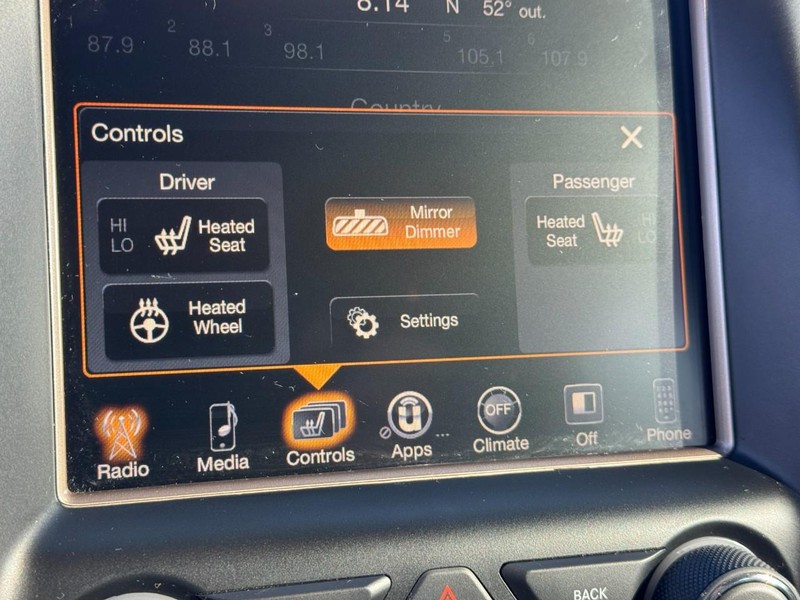 Jeep Grand Cherokee Vehicle Full-screen Gallery Image 22