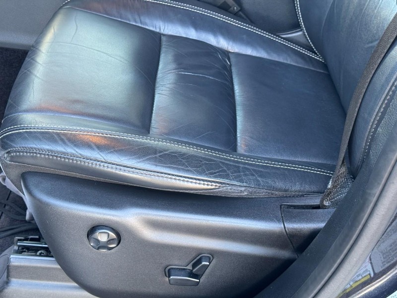 Jeep Grand Cherokee Vehicle Full-screen Gallery Image 27