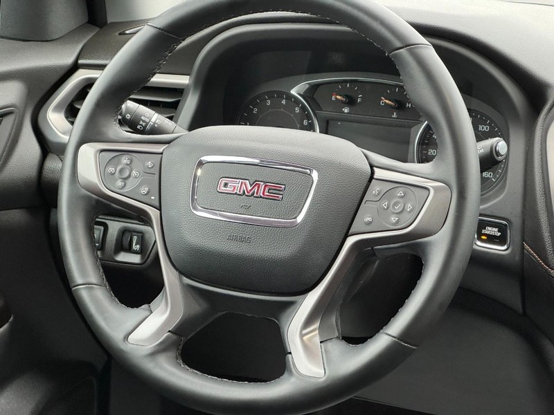 GMC Acadia Vehicle Full-screen Gallery Image 13