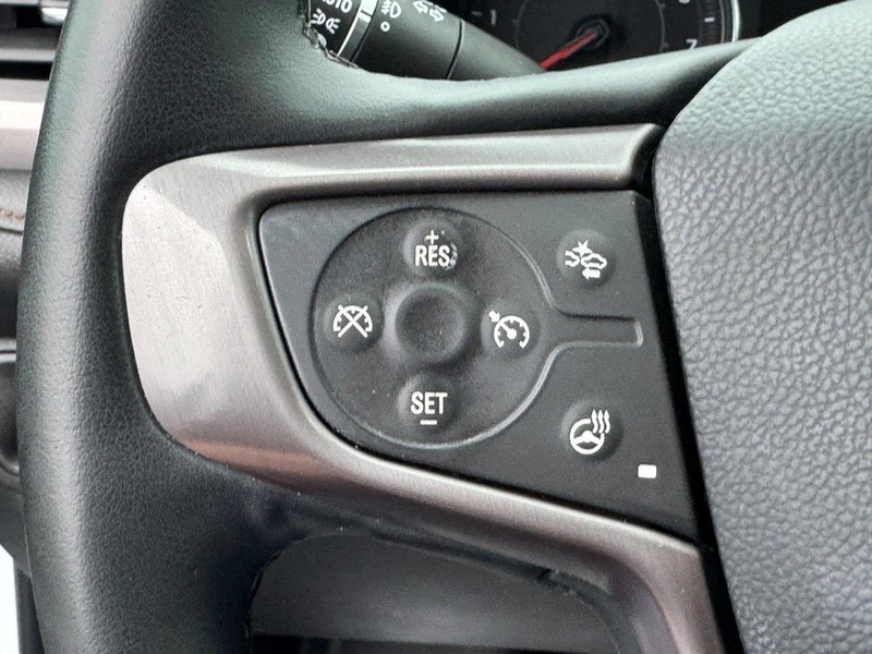 GMC Acadia Vehicle Full-screen Gallery Image 19