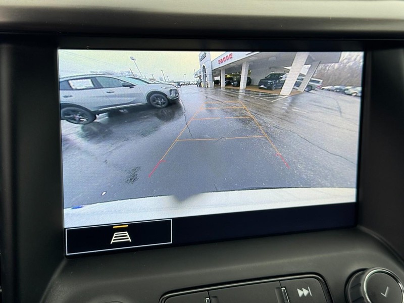 GMC Acadia Vehicle Full-screen Gallery Image 23