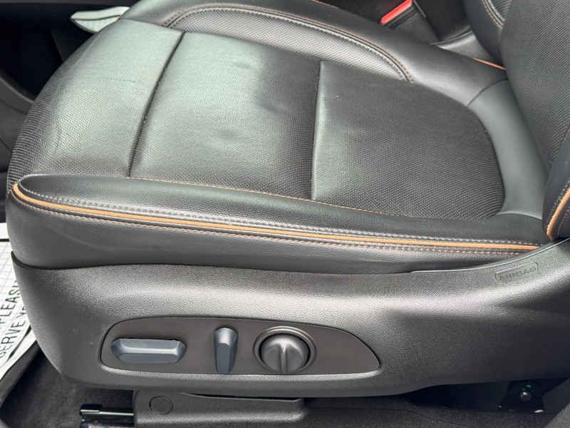 GMC Acadia Vehicle Full-screen Gallery Image 25