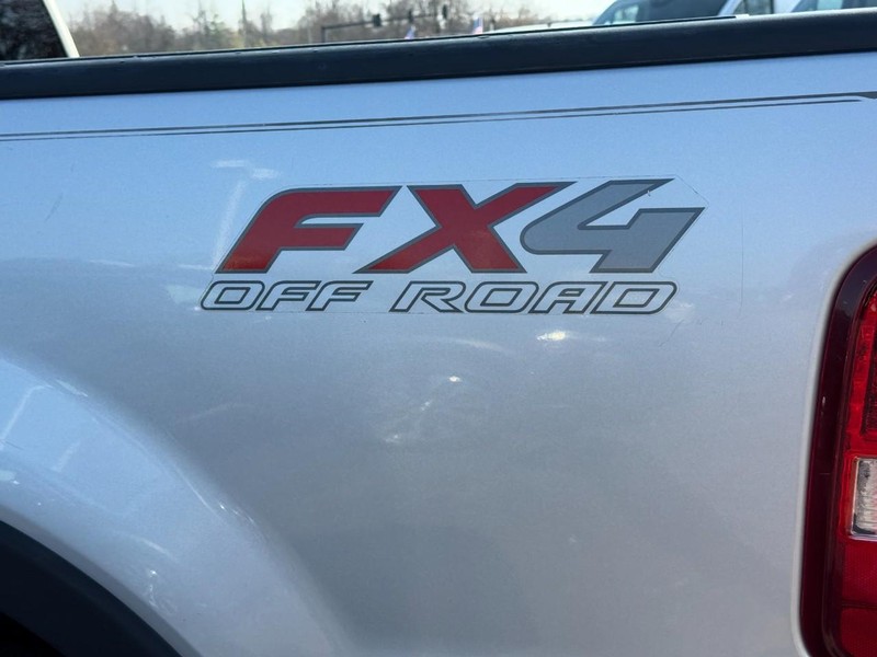 Ford F-150 Vehicle Full-screen Gallery Image 07