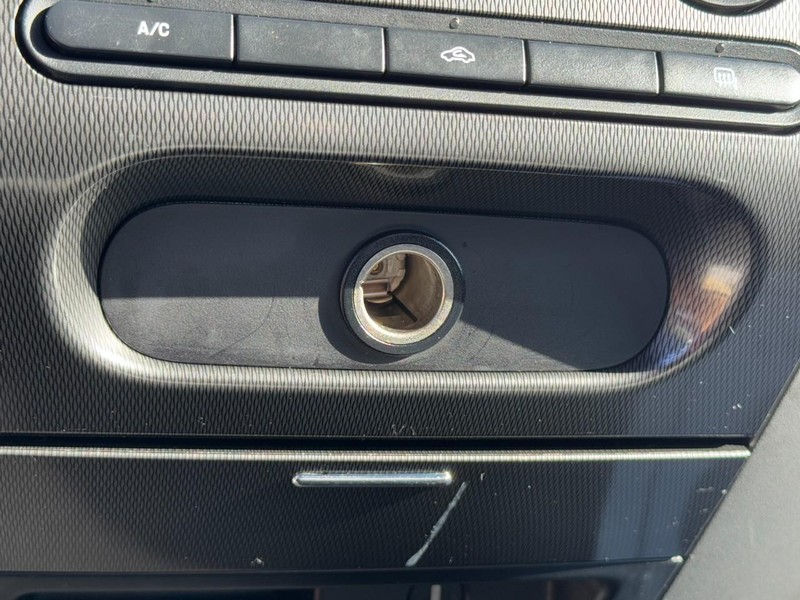 Ford F-150 Vehicle Full-screen Gallery Image 19