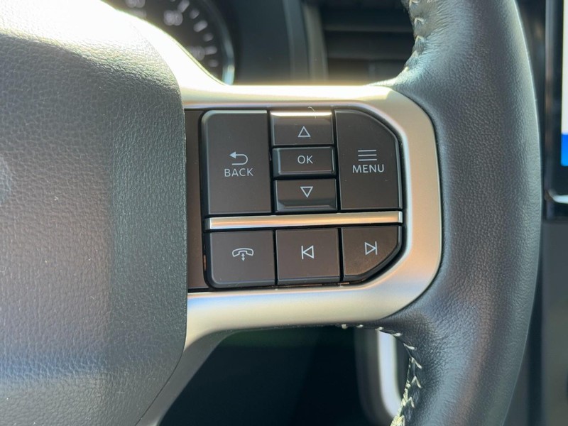 Ford Expedition Max Vehicle Full-screen Gallery Image 21