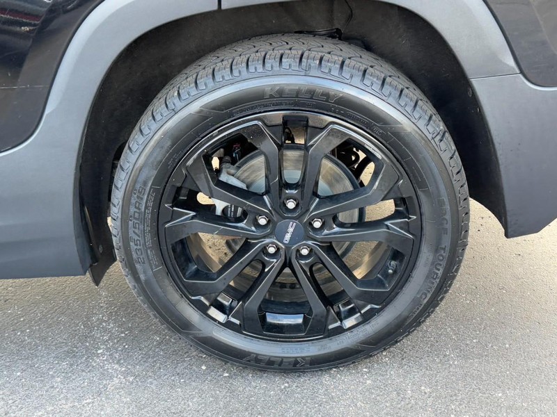 GMC Terrain Vehicle Full-screen Gallery Image 07