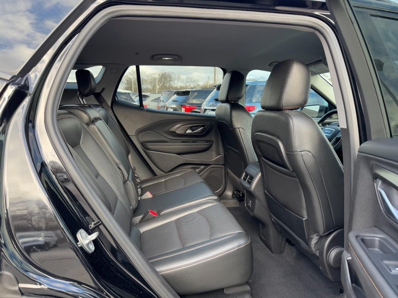 GMC Terrain Vehicle Full-screen Gallery Image 10