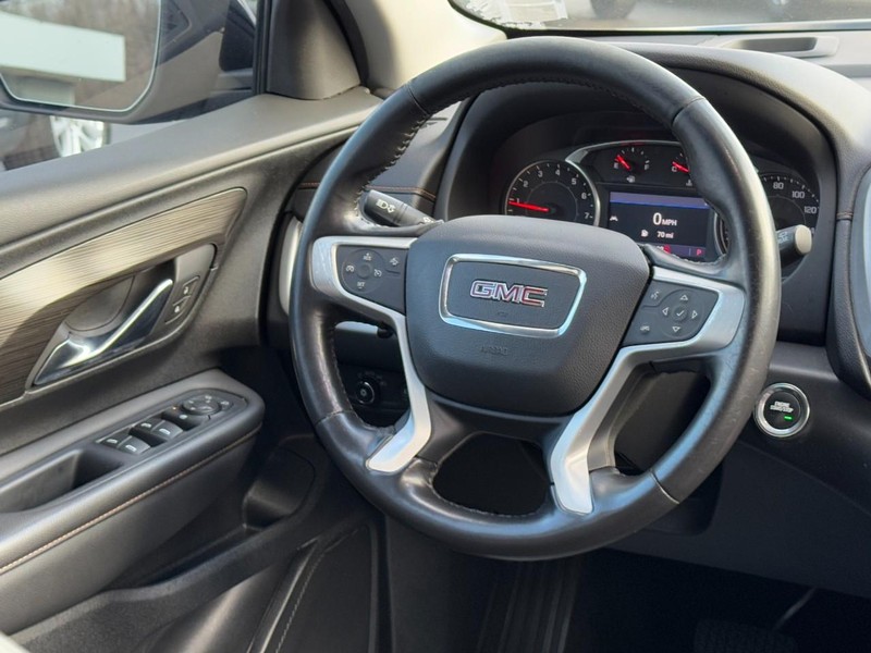 GMC Terrain Vehicle Full-screen Gallery Image 12