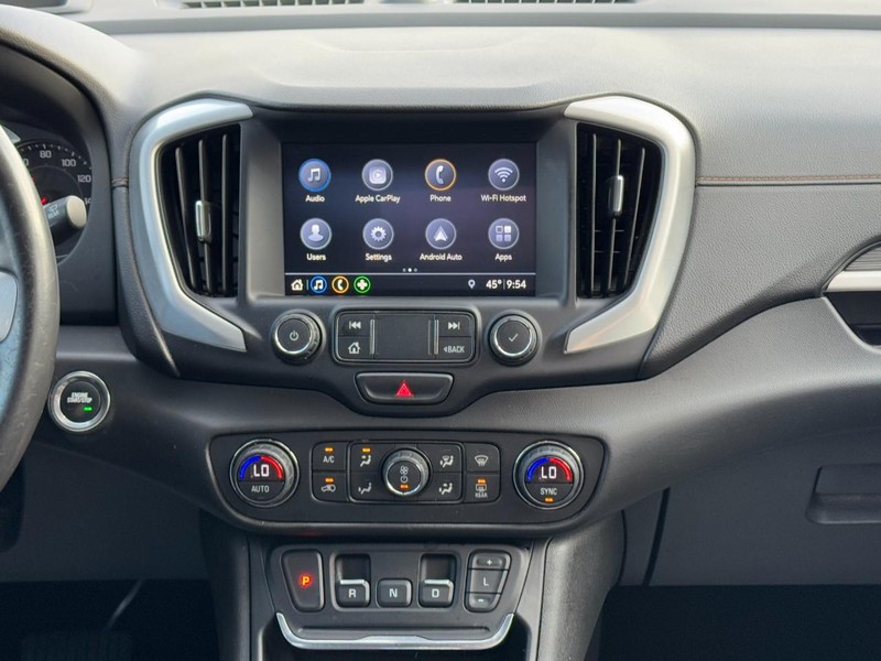 GMC Terrain Vehicle Full-screen Gallery Image 13