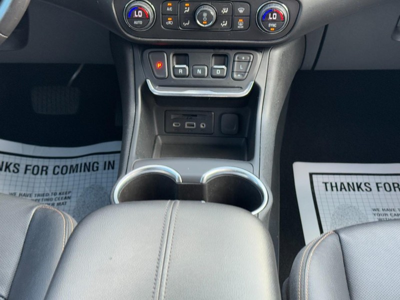 GMC Terrain Vehicle Full-screen Gallery Image 14