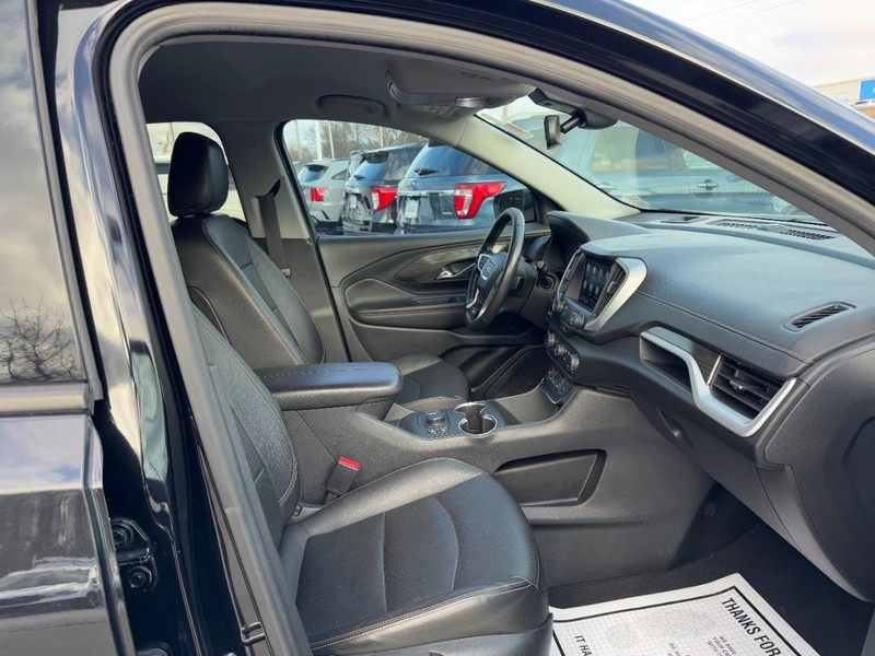 GMC Terrain Vehicle Full-screen Gallery Image 15