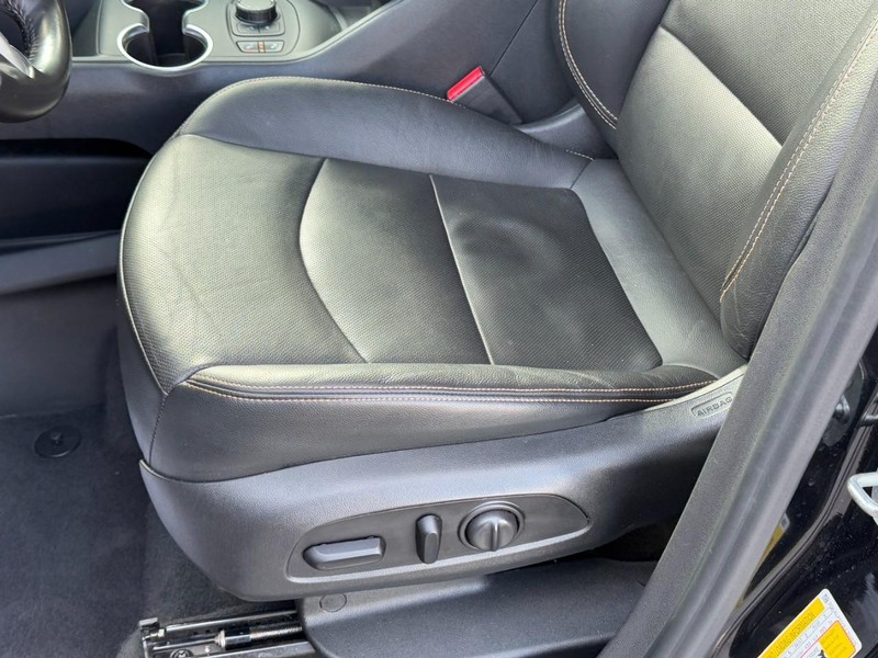 GMC Terrain Vehicle Full-screen Gallery Image 23