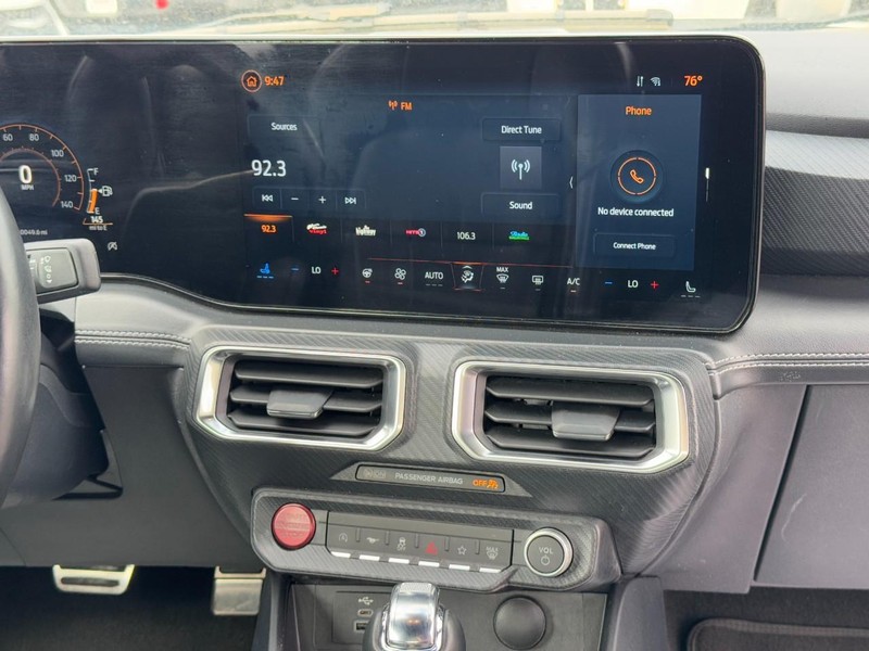 Ford Mustang Vehicle Full-screen Gallery Image 14