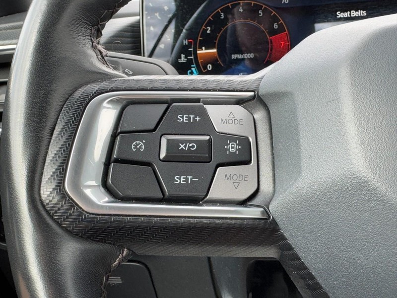 Ford Mustang Vehicle Full-screen Gallery Image 16