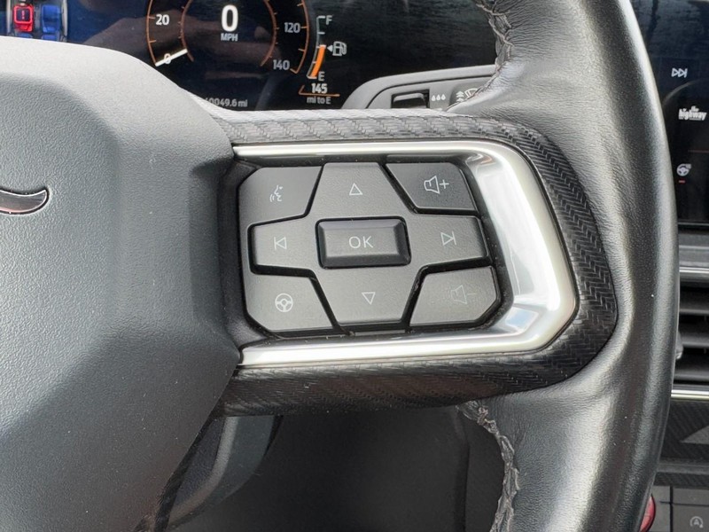 Ford Mustang Vehicle Full-screen Gallery Image 17