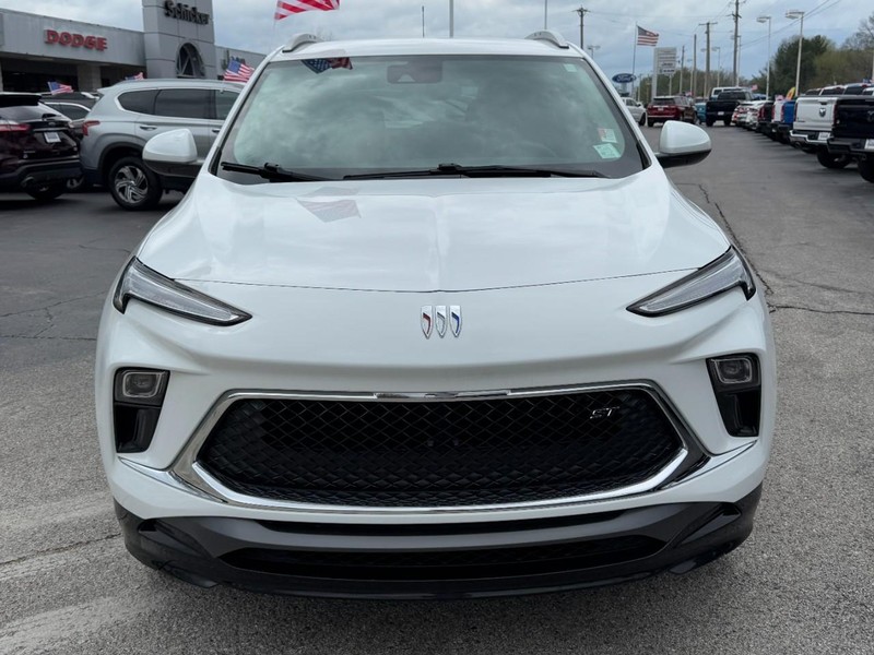 Buick Encore GX Vehicle Full-screen Gallery Image 08