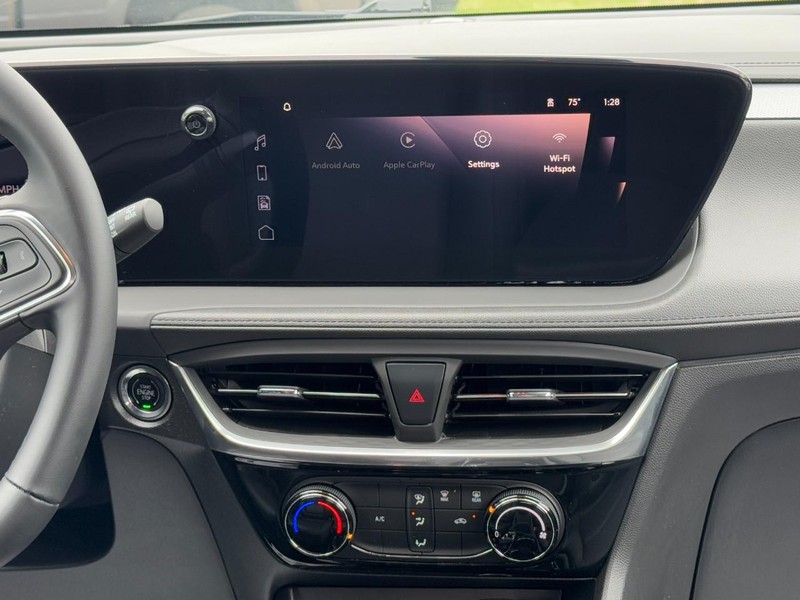 Buick Encore GX Vehicle Full-screen Gallery Image 12