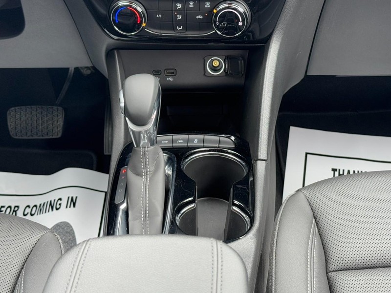 Buick Encore GX Vehicle Full-screen Gallery Image 13