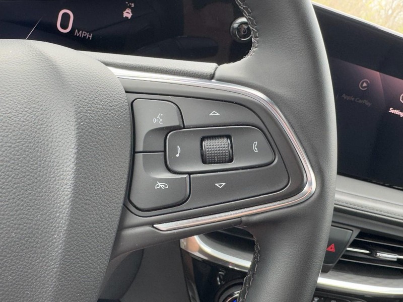 Buick Encore GX Vehicle Full-screen Gallery Image 15