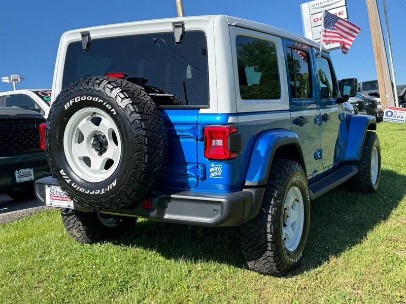 Jeep Wrangler Vehicle Full-screen Gallery Image 03