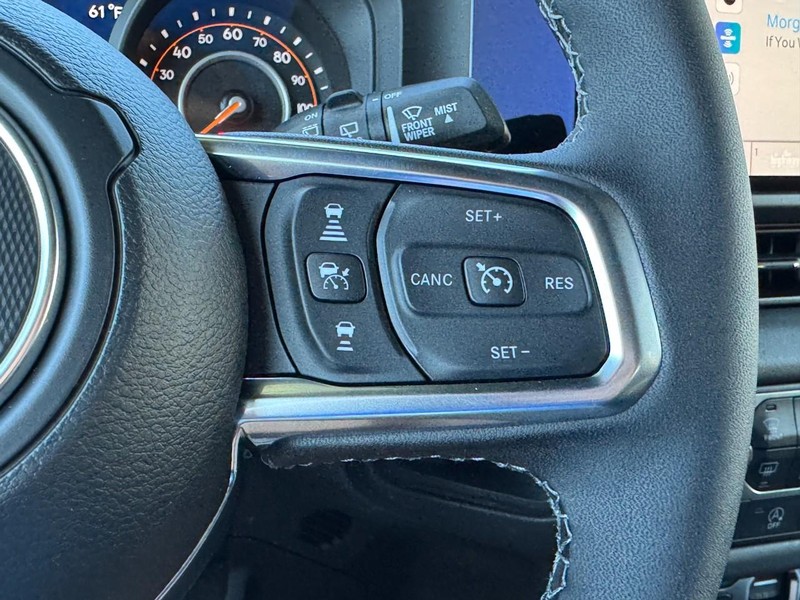 Jeep Wrangler Vehicle Full-screen Gallery Image 11