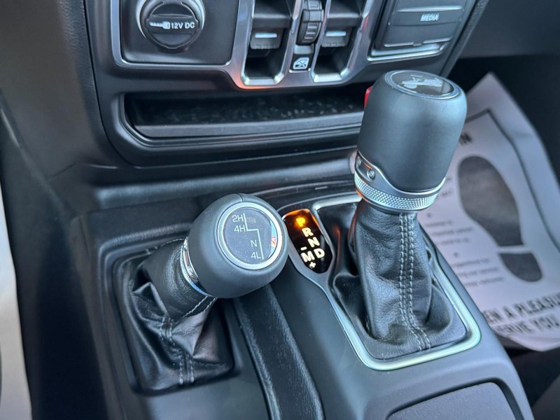 Jeep Wrangler Vehicle Full-screen Gallery Image 12