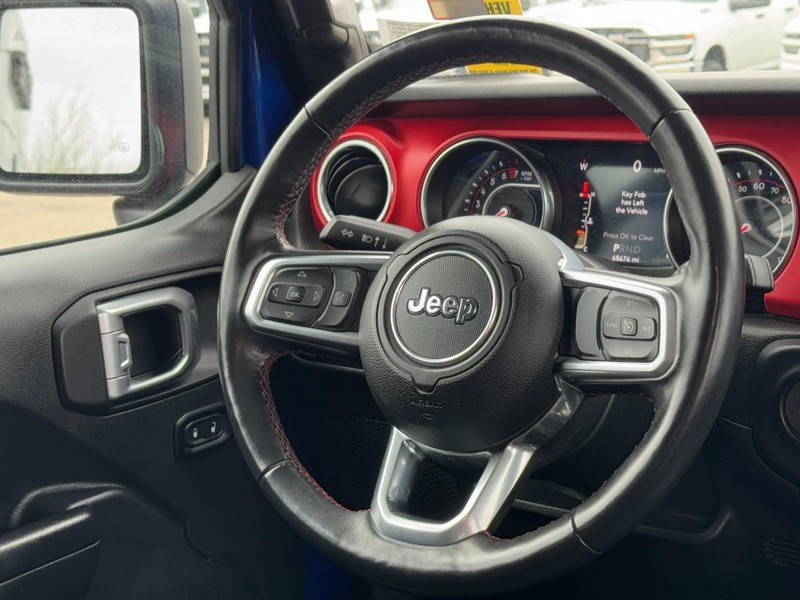 Jeep Wrangler Unlimited Vehicle Full-screen Gallery Image 12