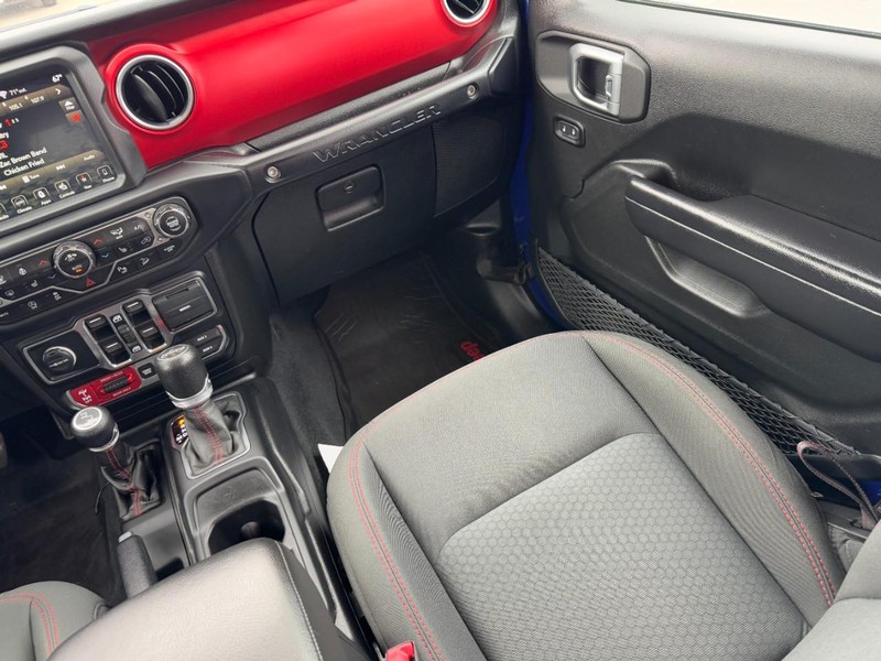 Jeep Wrangler Unlimited Vehicle Full-screen Gallery Image 15