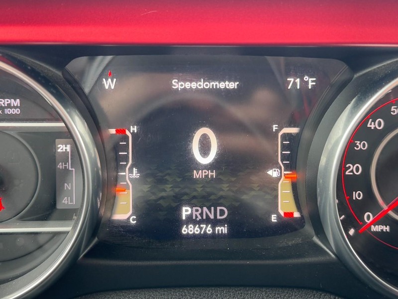 Jeep Wrangler Unlimited Vehicle Full-screen Gallery Image 18