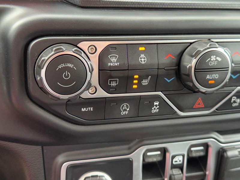 Jeep Wrangler Unlimited Vehicle Full-screen Gallery Image 20