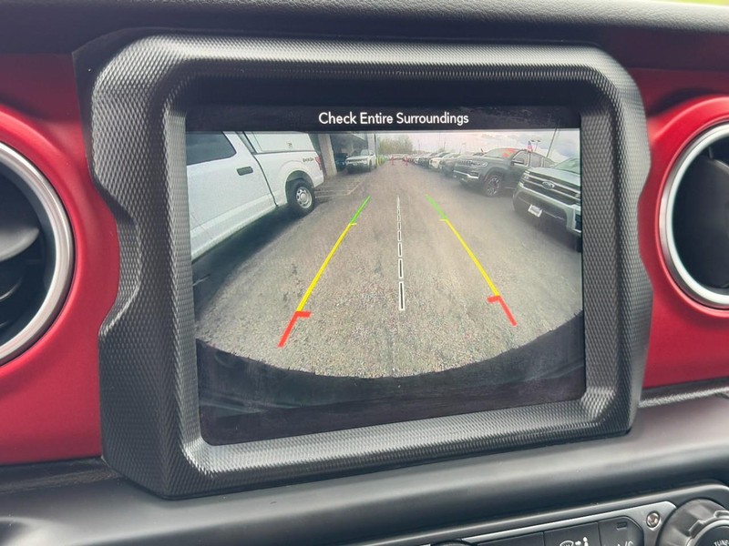 Jeep Wrangler Unlimited Vehicle Full-screen Gallery Image 23