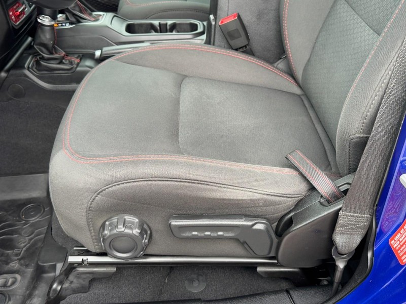 Jeep Wrangler Unlimited Vehicle Full-screen Gallery Image 24