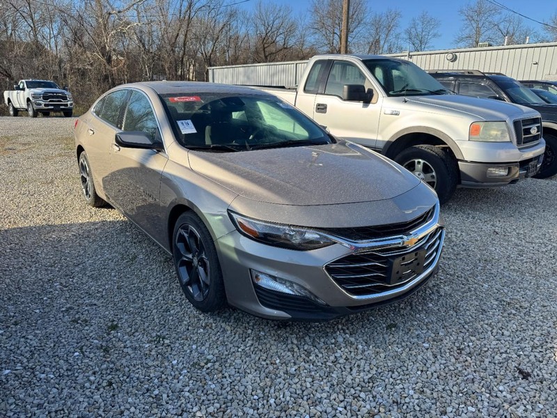 Chevrolet Malibu Vehicle Full-screen Gallery Image 02