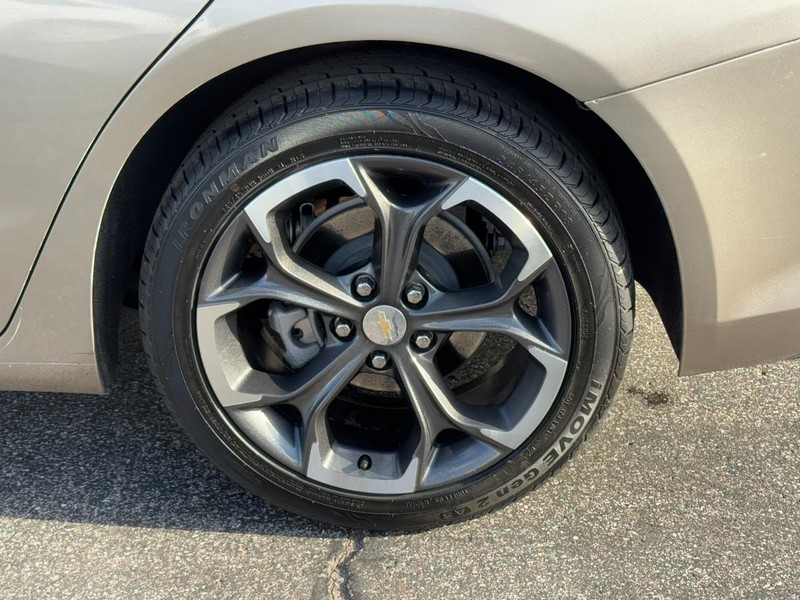 Chevrolet Malibu Vehicle Full-screen Gallery Image 07