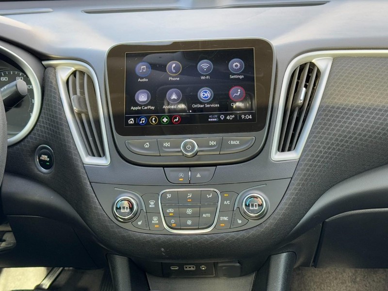 Chevrolet Malibu Vehicle Full-screen Gallery Image 13