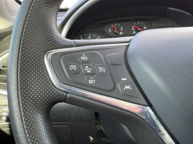 Chevrolet Malibu Vehicle Full-screen Gallery Image 17