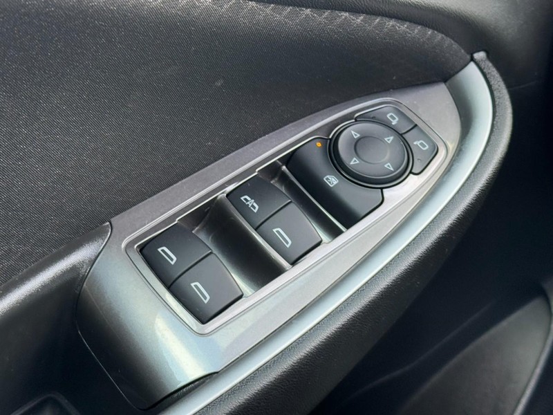 Chevrolet Malibu Vehicle Full-screen Gallery Image 22