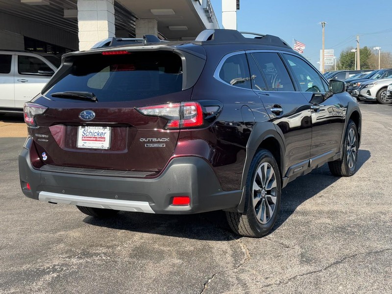 Subaru Outback Vehicle Full-screen Gallery Image 03