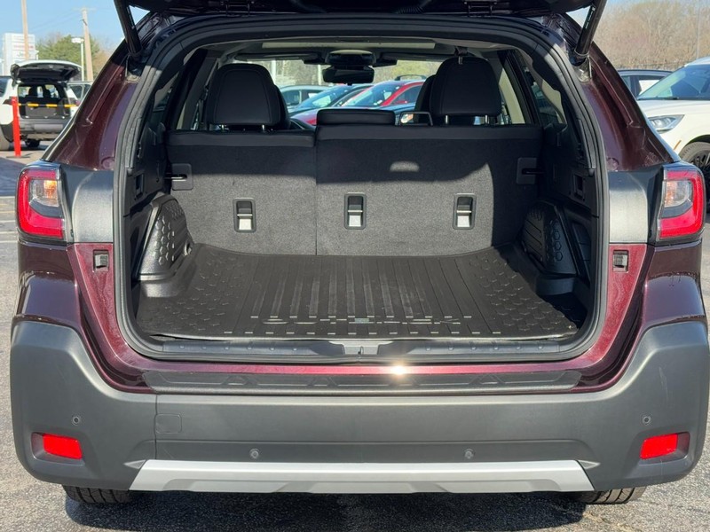 Subaru Outback Vehicle Full-screen Gallery Image 04