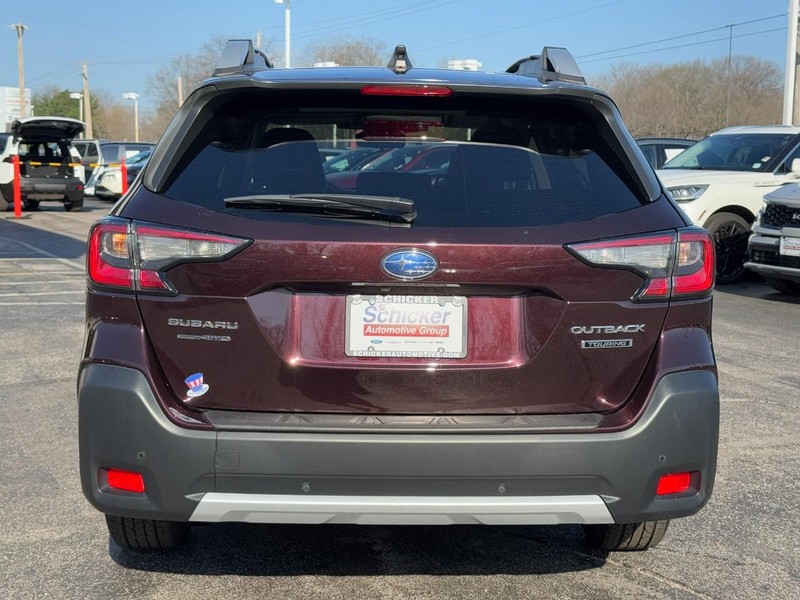 Subaru Outback Vehicle Full-screen Gallery Image 05