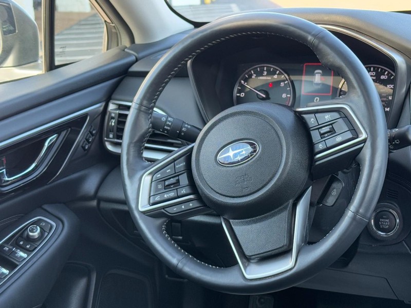 Subaru Outback Vehicle Full-screen Gallery Image 12