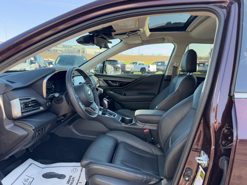 Subaru Outback Vehicle Full-screen Gallery Image 16