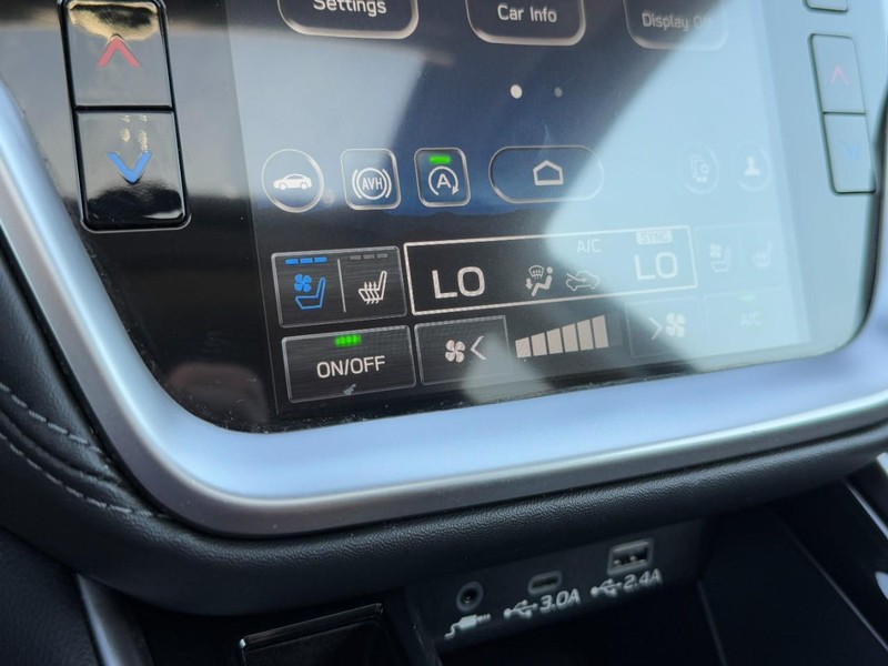 Subaru Outback Vehicle Full-screen Gallery Image 21