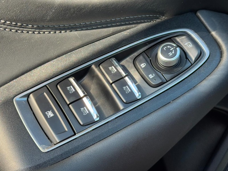 Subaru Outback Vehicle Full-screen Gallery Image 24